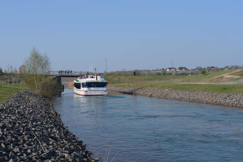 LMBV Stoermthaler See Schleuse Schiff 3