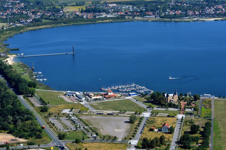 PRA 3754 Goitzschesee mit Blick auf Baumeistervilla und Pegelturm