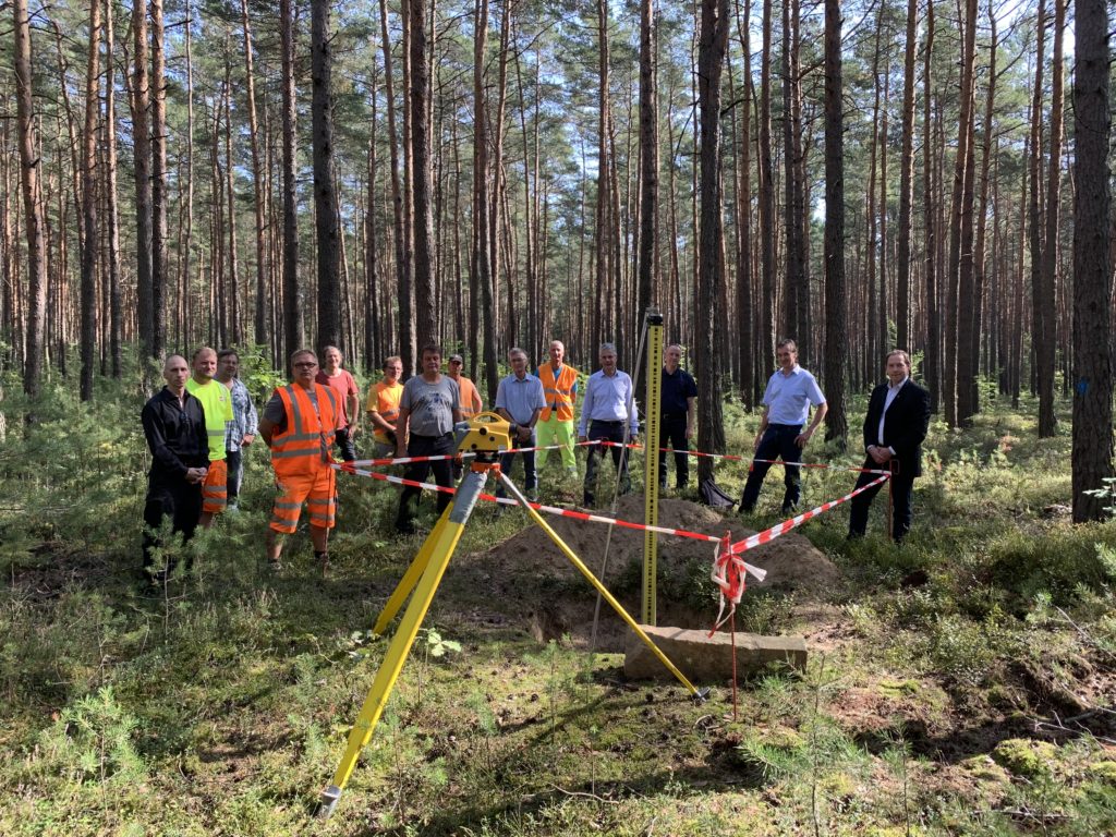 Gruppenbild mit allen Beteiligten IMG 1032