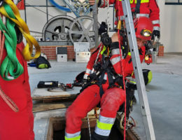 Abseilen in den Petersenschacht ueber Dreibock 1