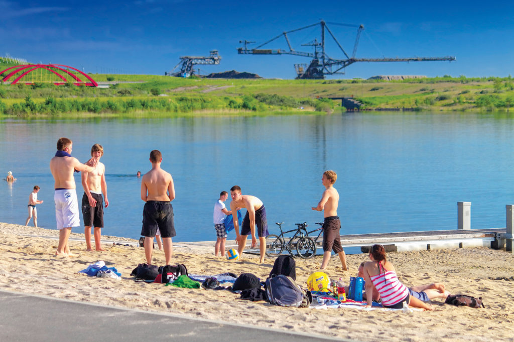 Markkleeberger See mit Bergbau-Technik-Park