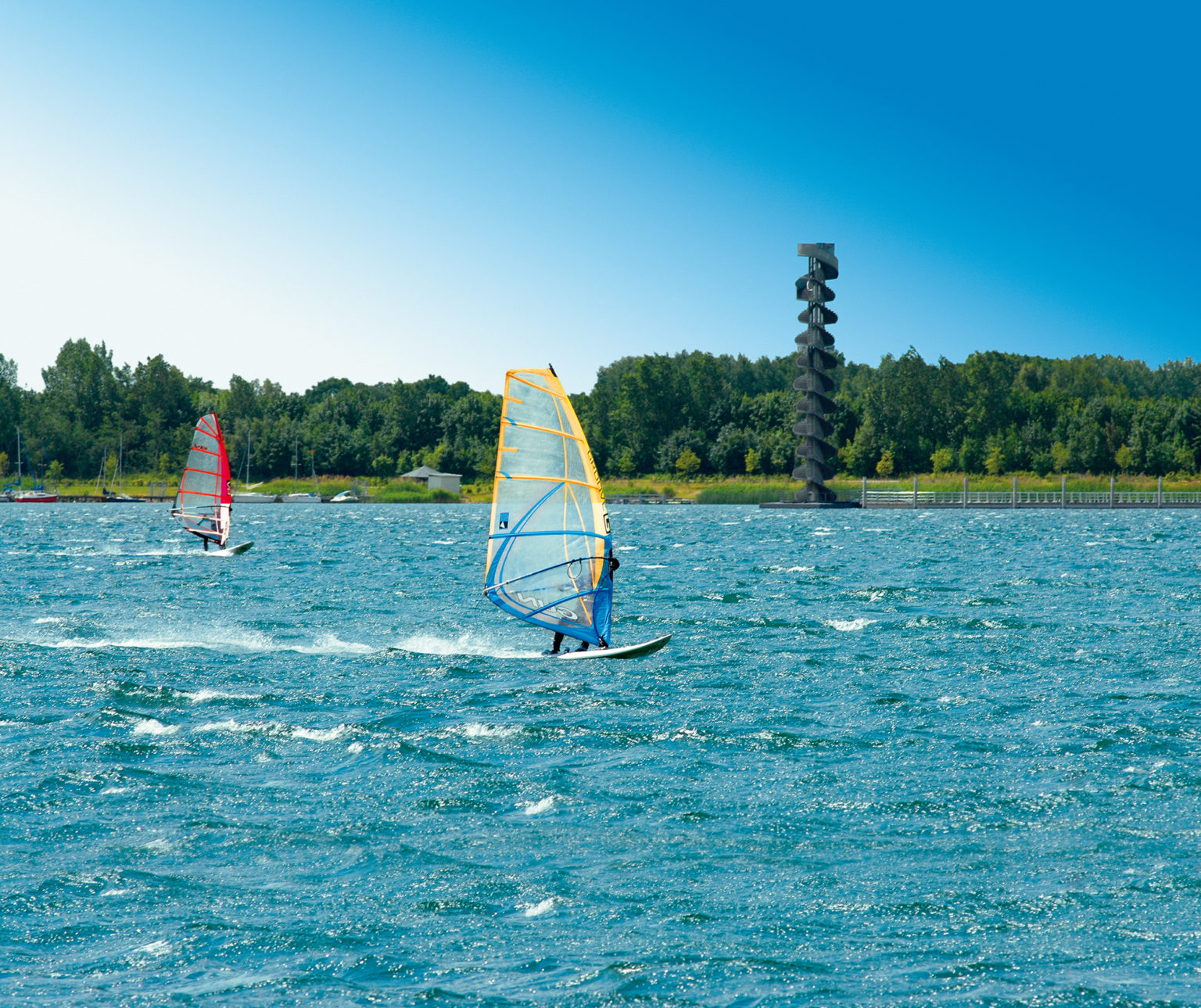 Surfer auf dem Großen Goitzschesee