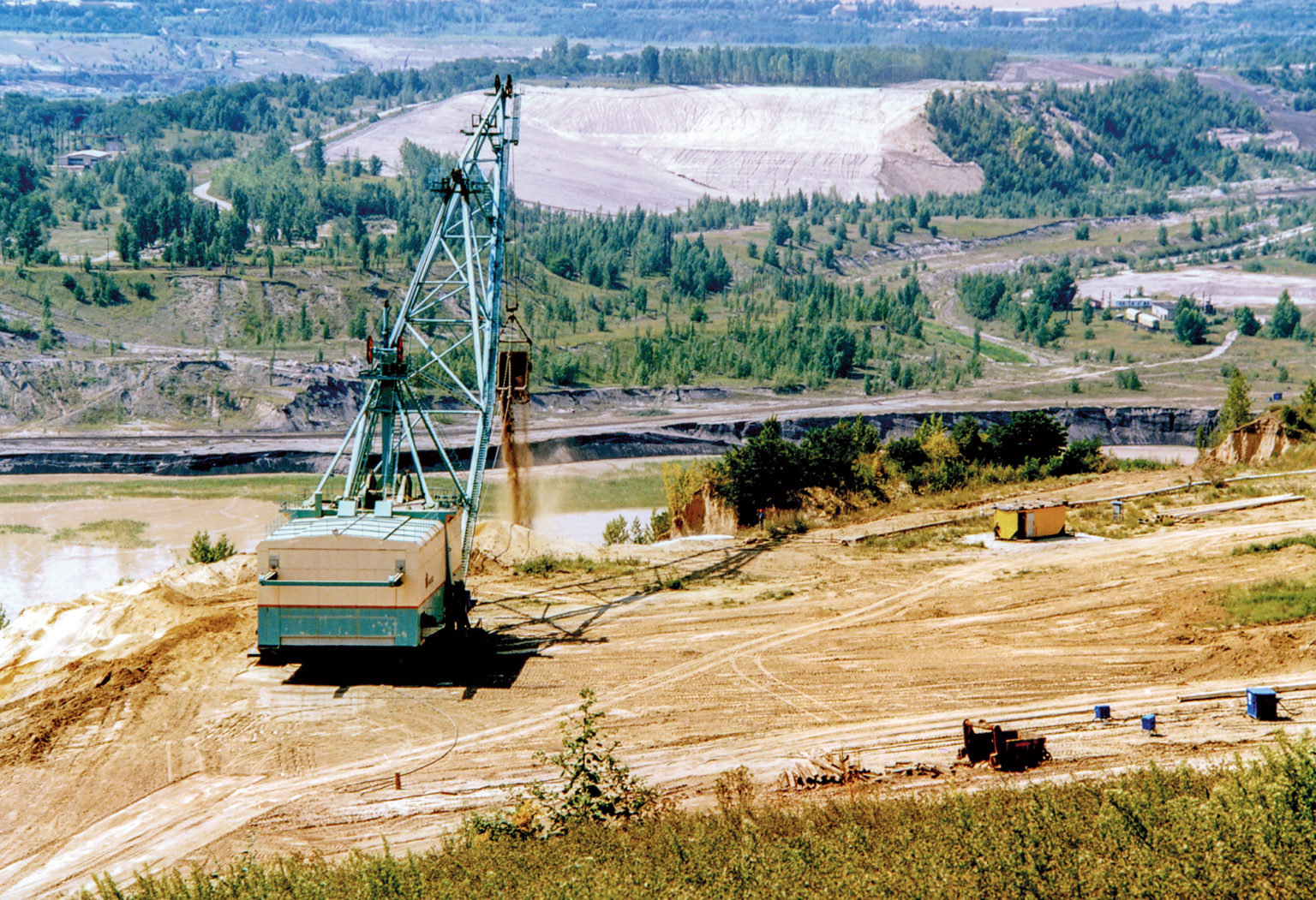 Massenbewegung im stillgelegten Tagebau Mücheln (1998)