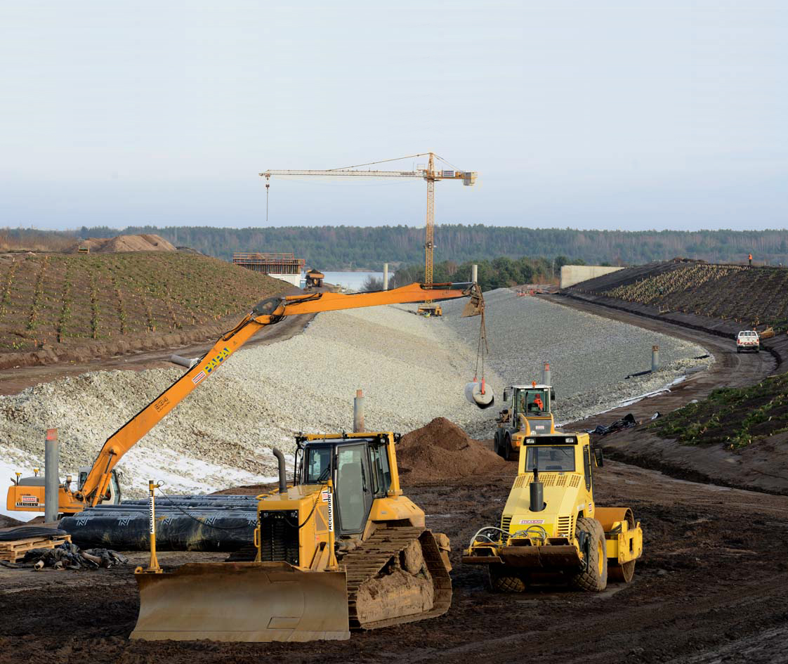 Bau des Überleiters 11 im Lausitzer Seenland
