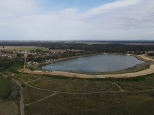 Blick von West nach Osten über den in Sanierung befindlichen Hindenberger See