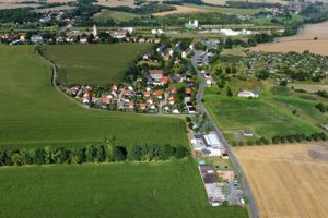 PRA 4896 Rositz Blick auf Talstrasse von Westen