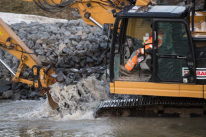 Stützkörper unterhalb Kanuparkschleuse im Bau