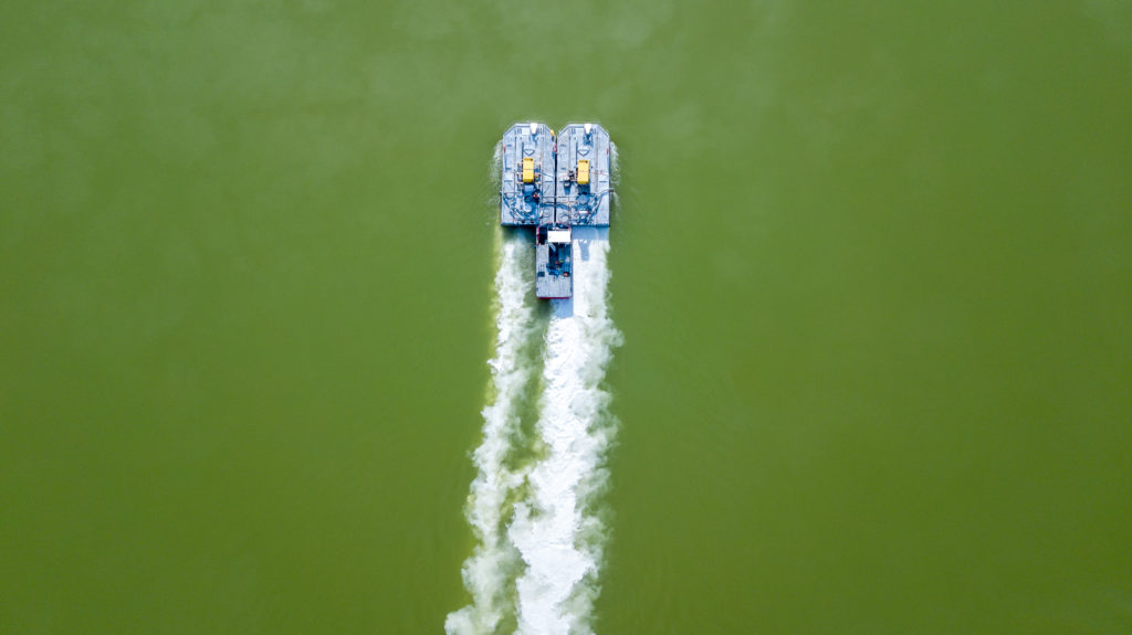 9266 22 03 02 LMBV Stoermthaler See Bekalkungsschiff Drohne F14