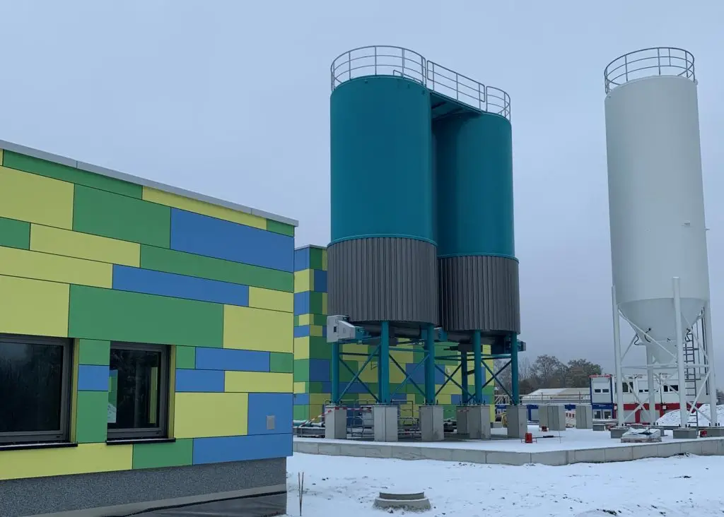 WBA Plessa Schlammsilos gruen IIMG 1317q