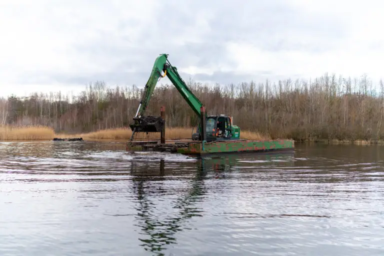 2024 Geiseltalsee Verwahrung Filterbrunnen im Wasser Kortuem 0062