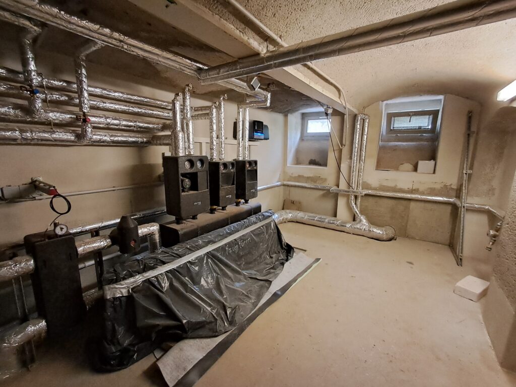 Abschließend wurden die technischen Anlagen (hier neue Heizung in Auftrag der Stadt Markkleeberg) wieder montiert.
