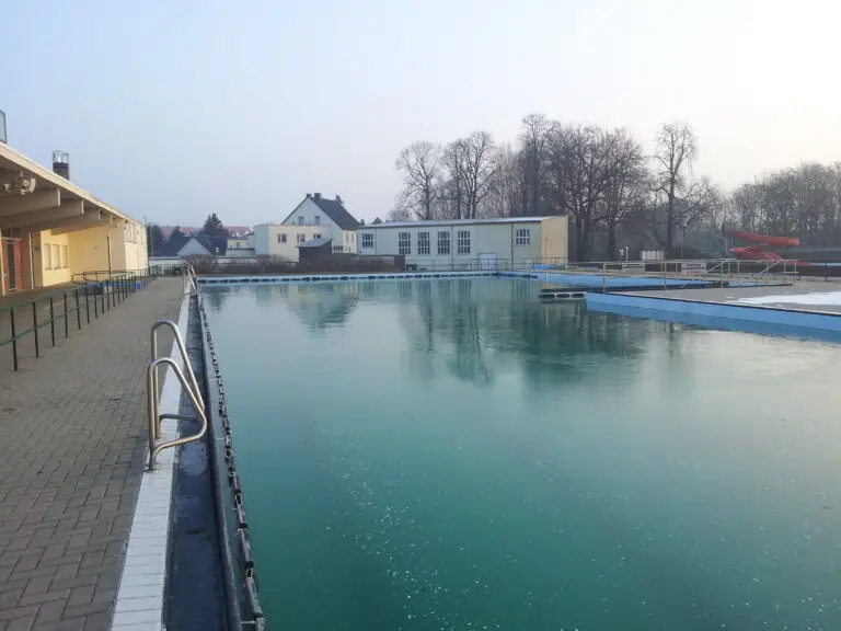 So sah das alte Schwimmbecken aus.