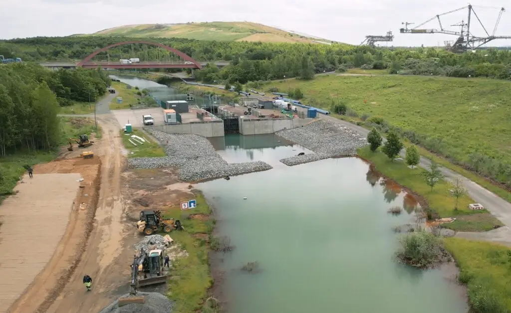 2025 06 13 Stoermthaler Kanal Gelaendeerhoehung Heberleitung Falke02 scaled e1754035325984