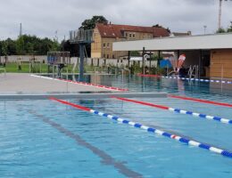 Neuer Schwimmbereich mit 25-m- und 50-m-Becken