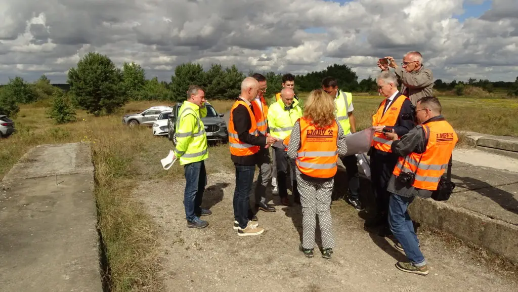 Station am Lober-Leine-Kanal während der Befahrung mit Staatsminister Dirk Panter