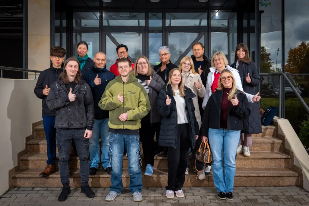 251016 CK LMBV Gruppenfoto Azubis 8619