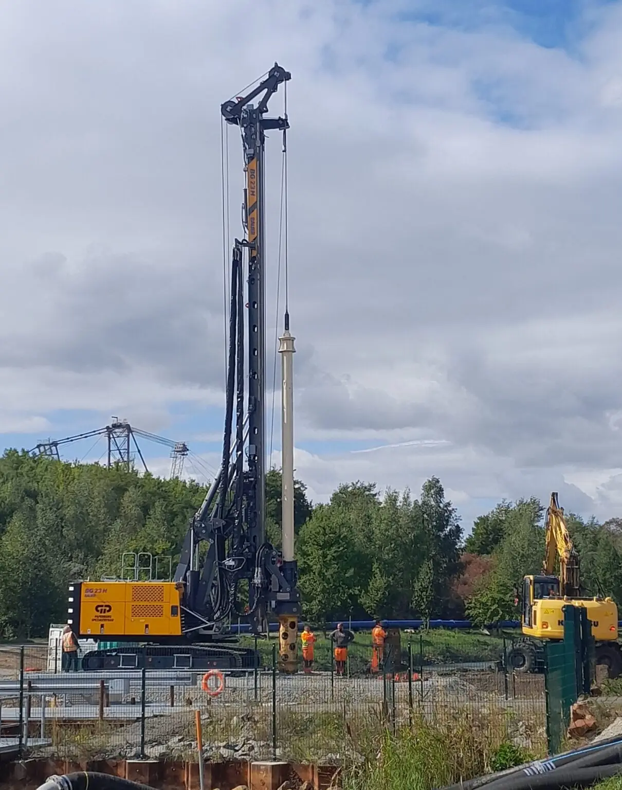 Entspannungsbohrungen am Stützkörper des oberen Querbauwerkes (09/2025)