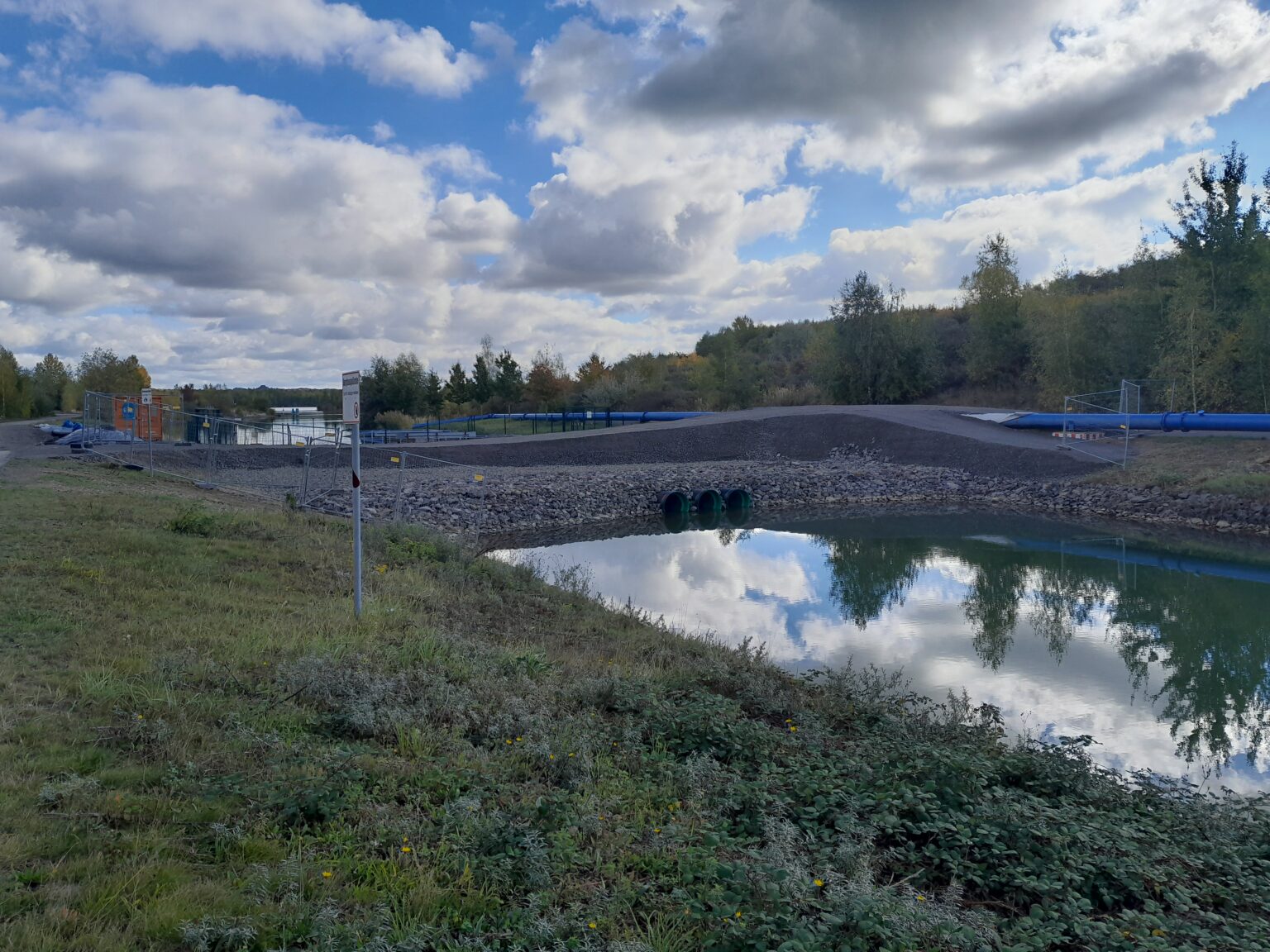 Stützkörper am oberen Querbauwerk mit Heberleitung (10/2025)
