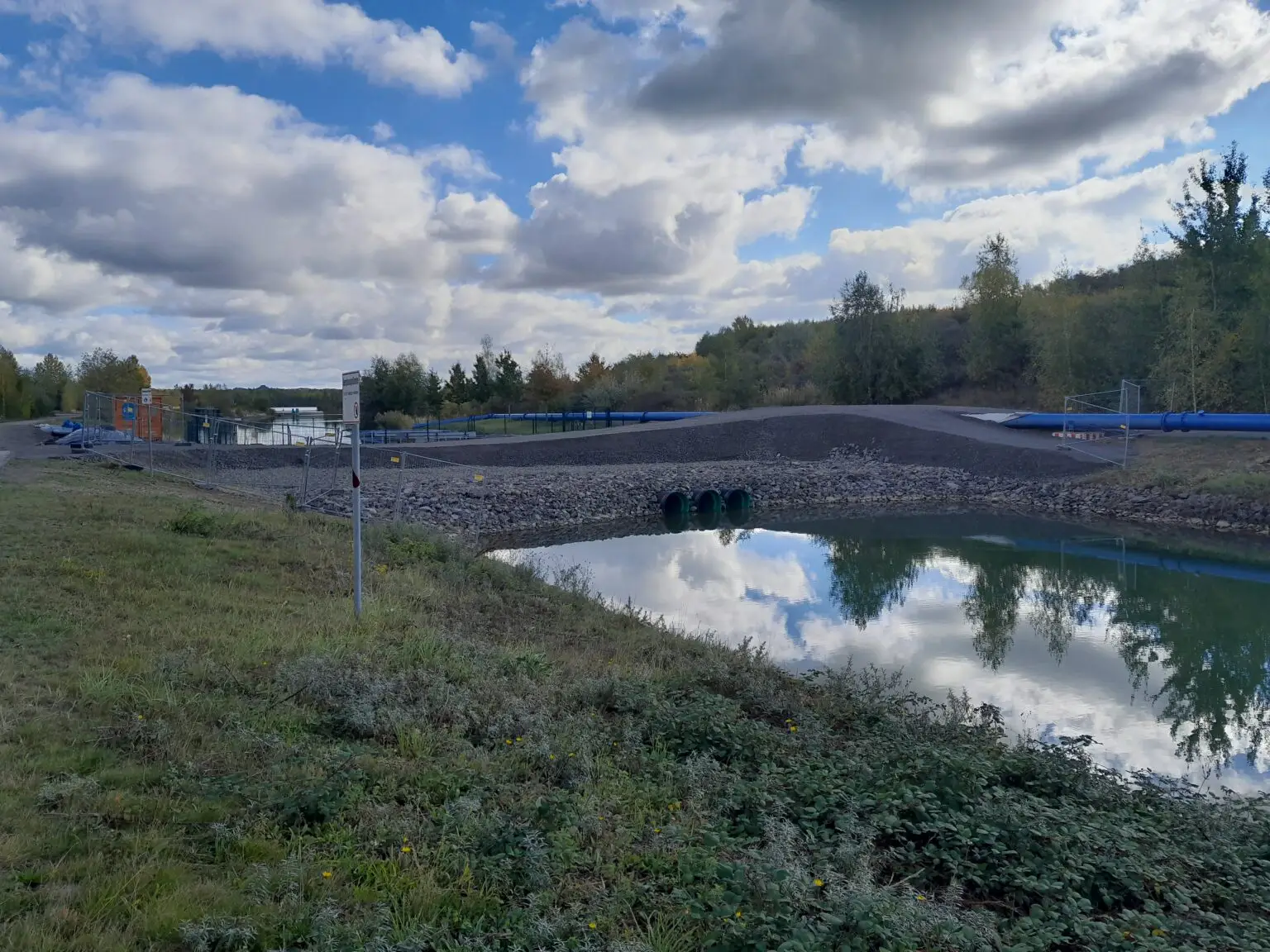 Stützkörper am oberen Querbauwerk mit Heberleitung (10/2025)