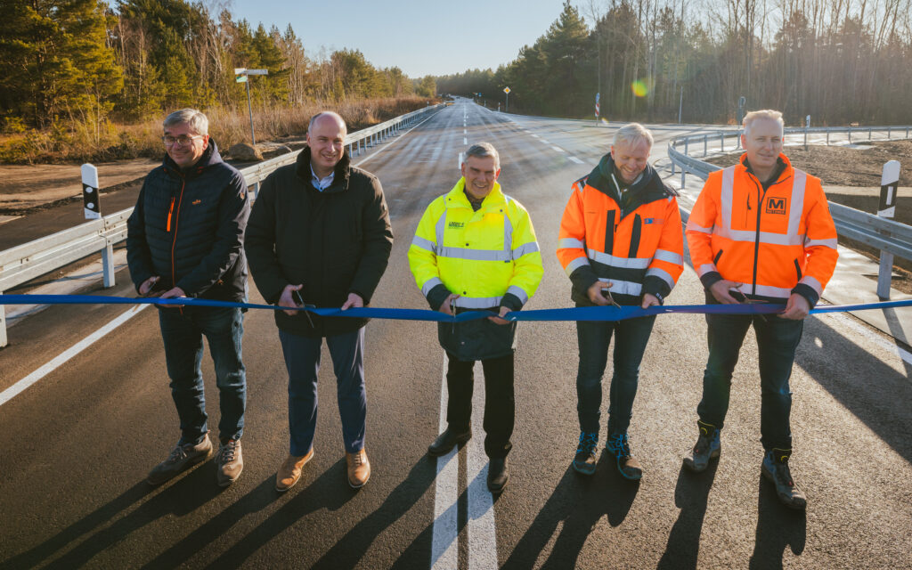 GM 20251218 Canon EOS R5 GMHY6063 sRGB