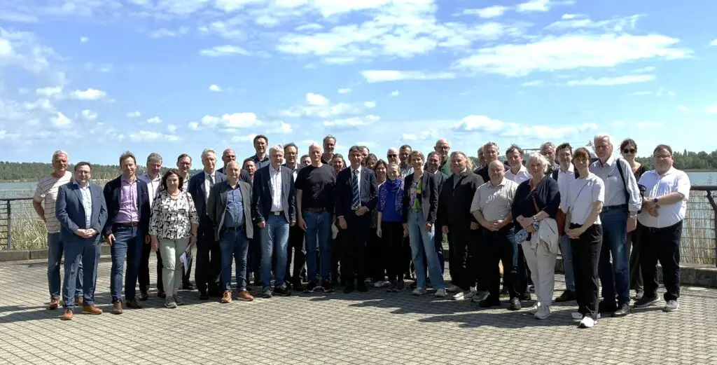 Gruppenbild bearbeitet Belinda Regn