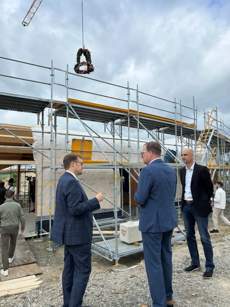 Richtkran am KANU BM und Landrat