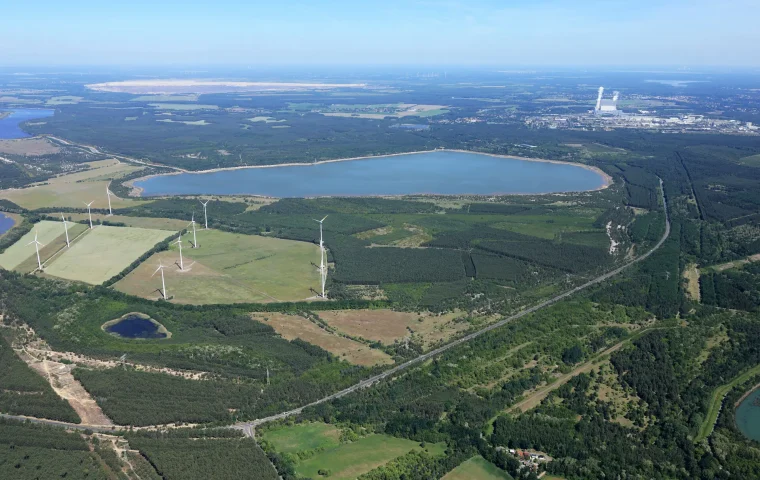 Verlauf der zu sanierenden Bundesstraße 97 am Spreetaler See zwischen Hoyerswerda und Schwarze Pumpe