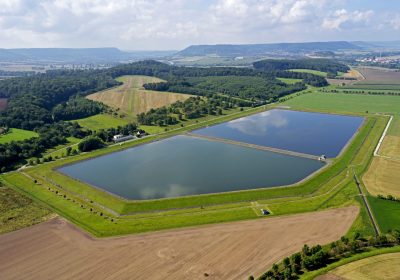 Liegenschaft des Laugenstapelbeckens Wipperdorf der Lausitzer und Mitteldeutsche Bergbau-Verwaltungsgesellschaft, LMBV, Bereich Kali Spat Erz (KSE).